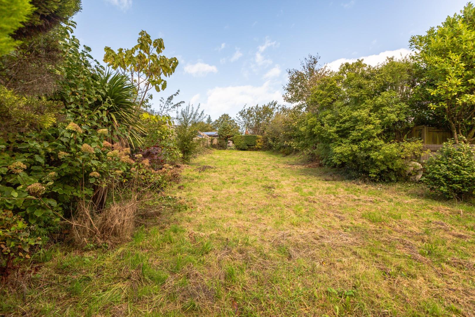 Dukefield, Three Crosses, Swansea, SA4 3PS